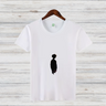 Mystische Silhouette | Kunstvolles Design Shirt | Minimalistische Mode | Stilvolles Baumwollshirt für den Winter