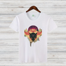 Mystischer Wolf | Künstlerisches T-Shirt | Spirituelles Design | Stilvolles Baumwollshirt für Wintertage