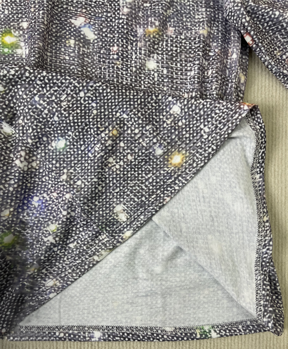 WinterTrend® - Zilver metallic disco glitterprint top met V-hals en lange mouwen