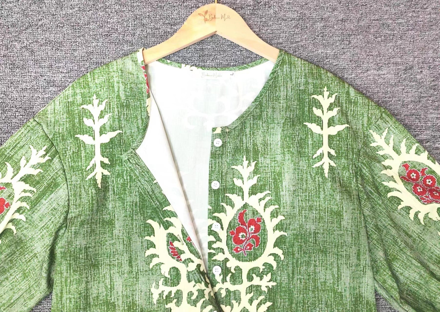 SpringStil® - Groene boho blouse met diepe V-hals