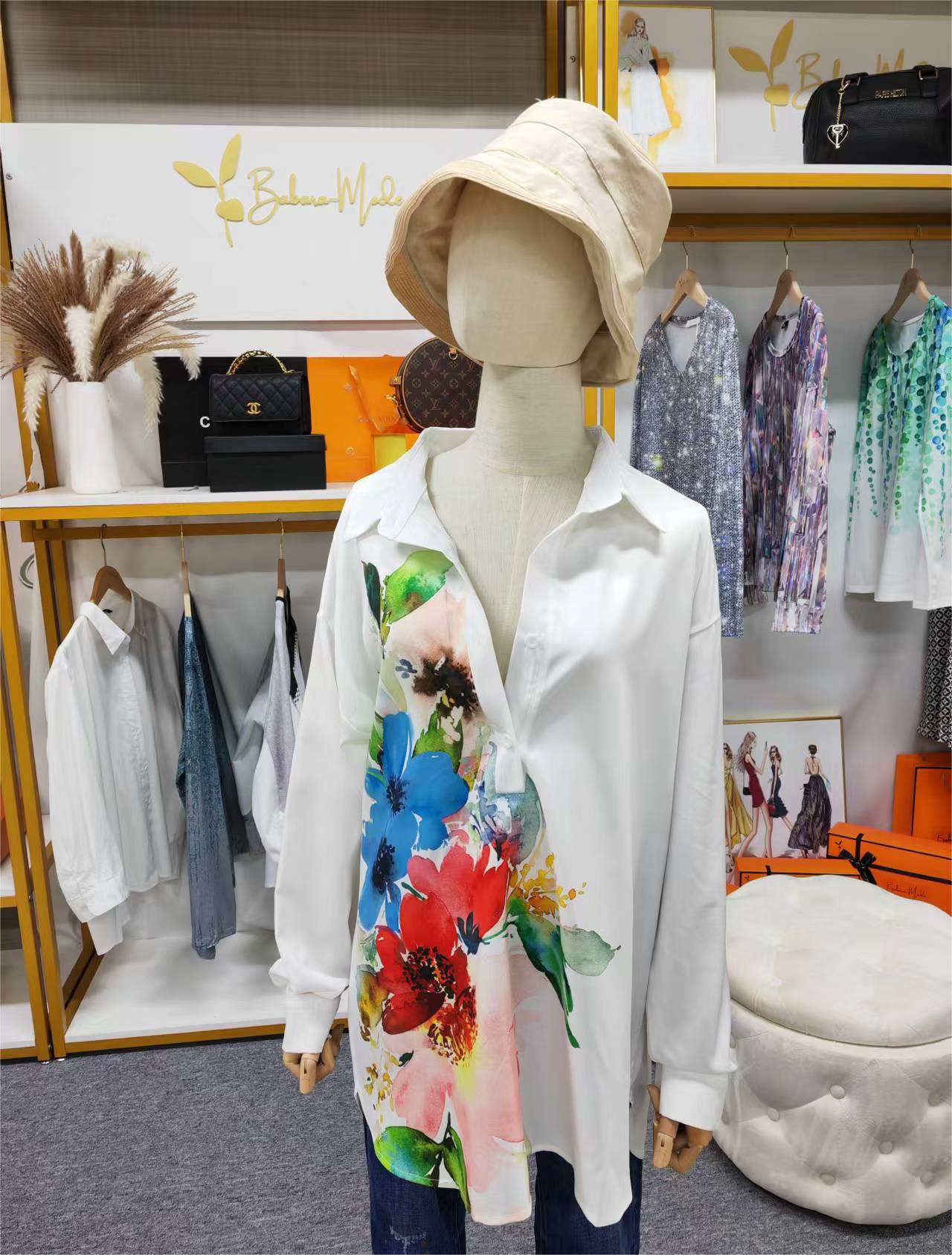 FallStil® - Tuniekblouse met knopenlijst met aquarelbloemen