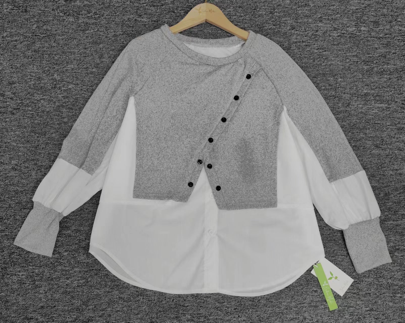 SpringStil® - Grijze gebreide blouse Witte Twofer-sweater