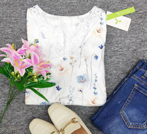 Even&amp;Vil® - Witte top met lange mouwen, oogjes, kant en bloemen