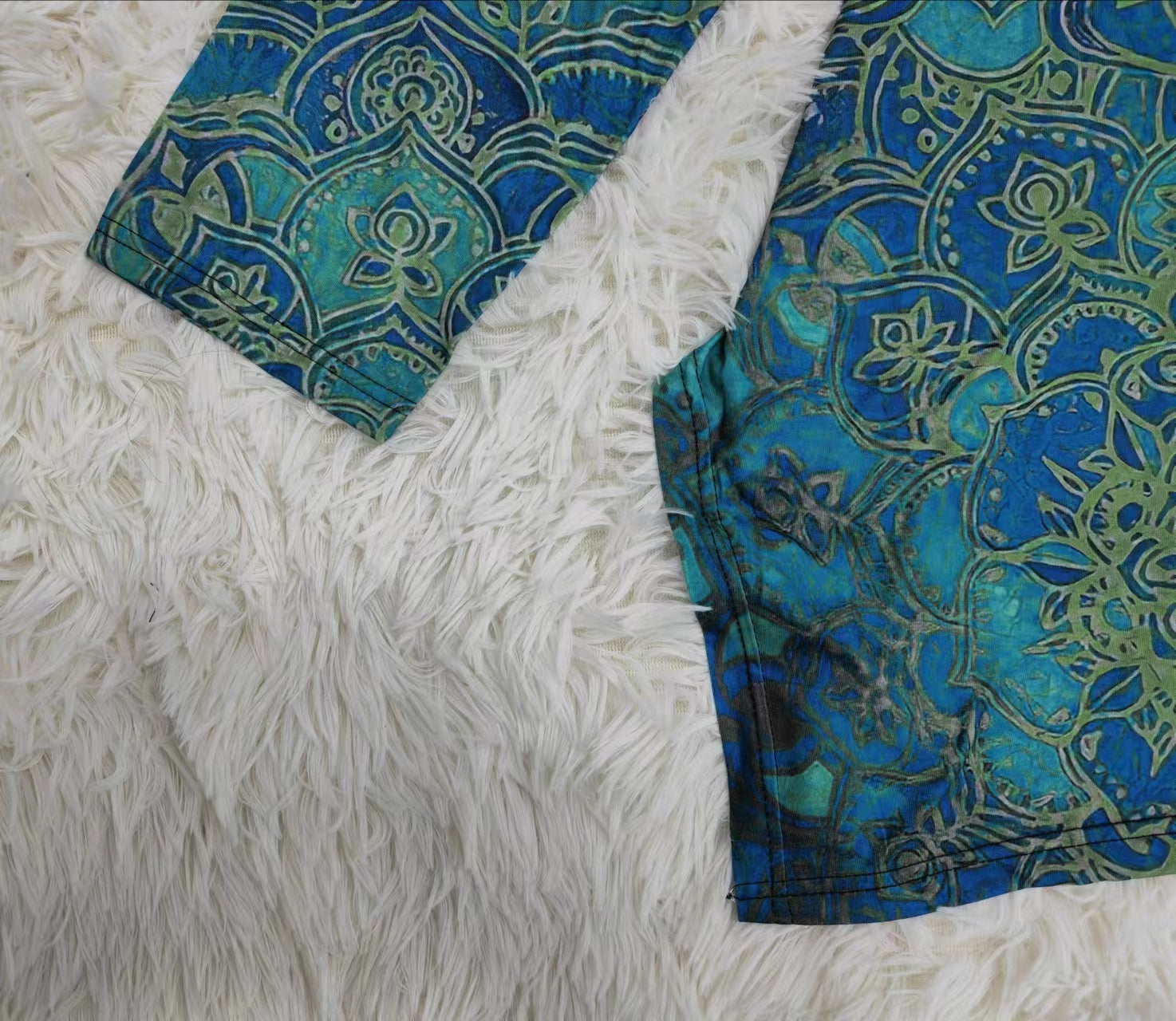 FallStil® - Paisley groen-blauwe ombre top met opstaande hals