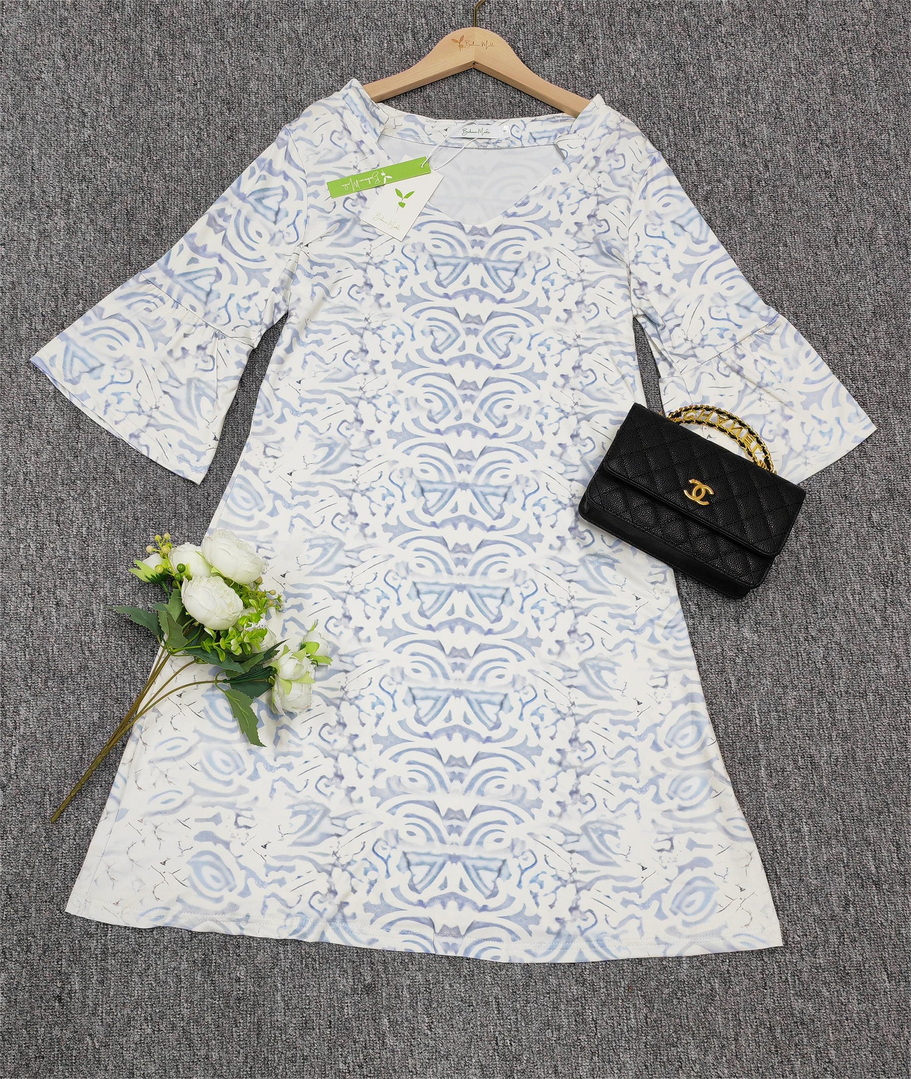 SpringStil® - Verweerde blauw-witte mini-jurk met vintage print en halve mouwen