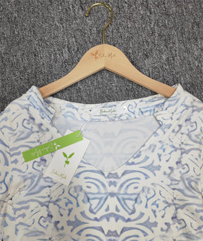 SpringStil® - Verweerde blauw-witte mini-jurk met vintage print en halve mouwen