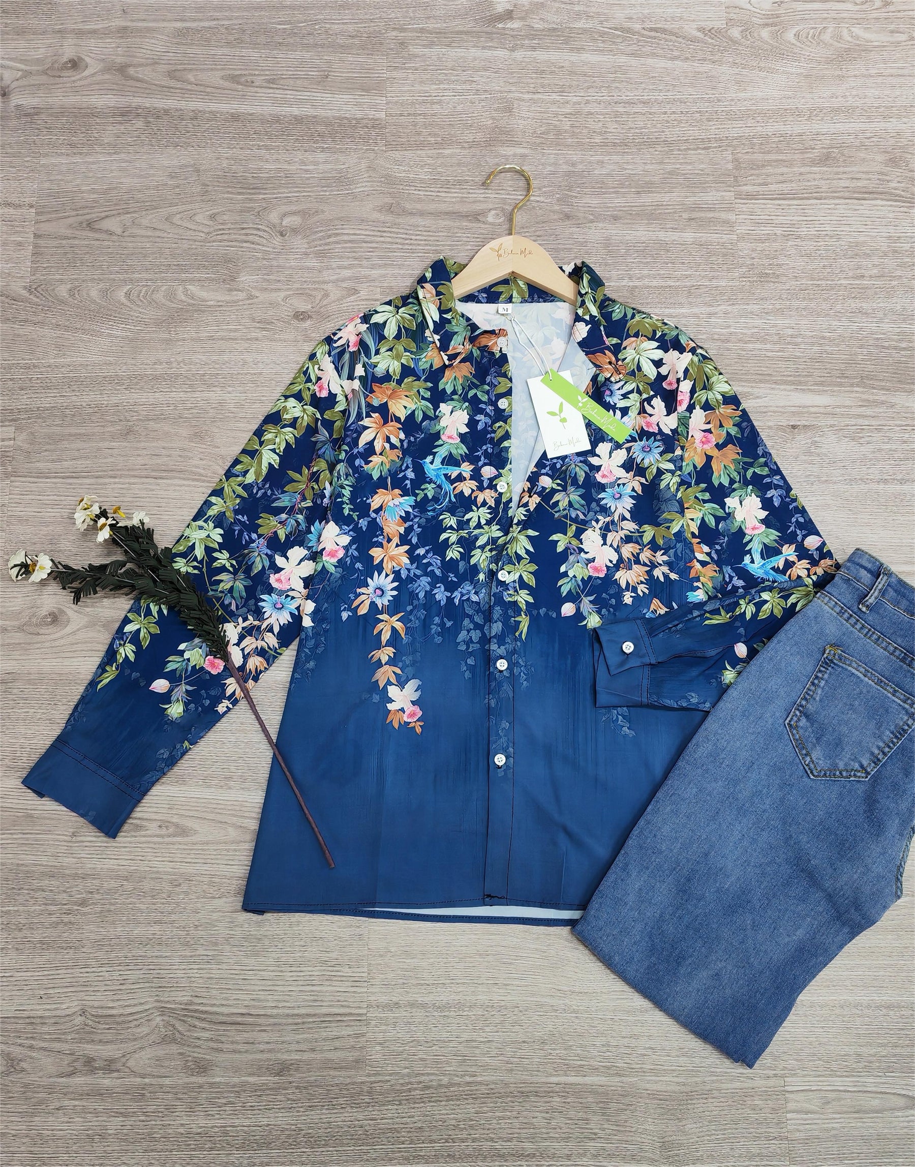 FallStil® - Blauwe blouse met bloemenprint en bladeren