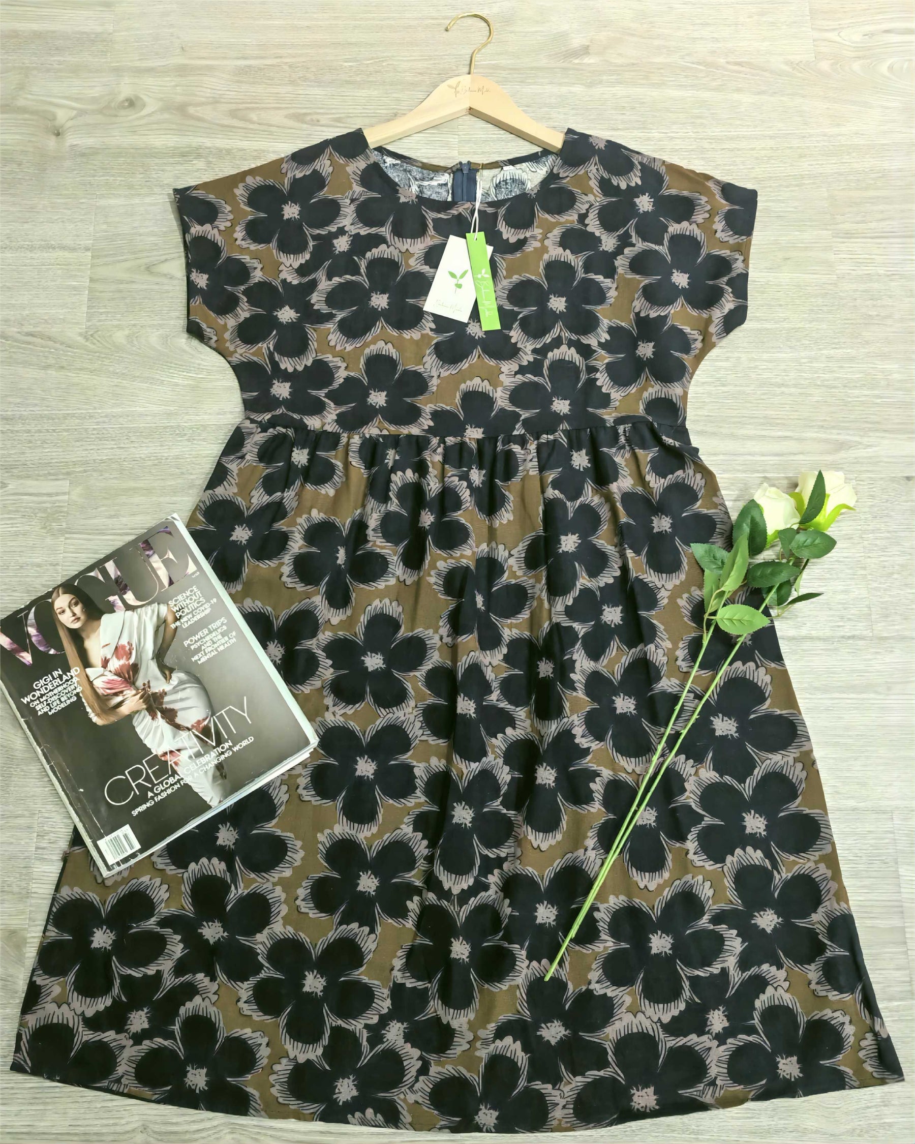 FallStil® - Moderne midi-jurk met korte mouwen en bloemenprint