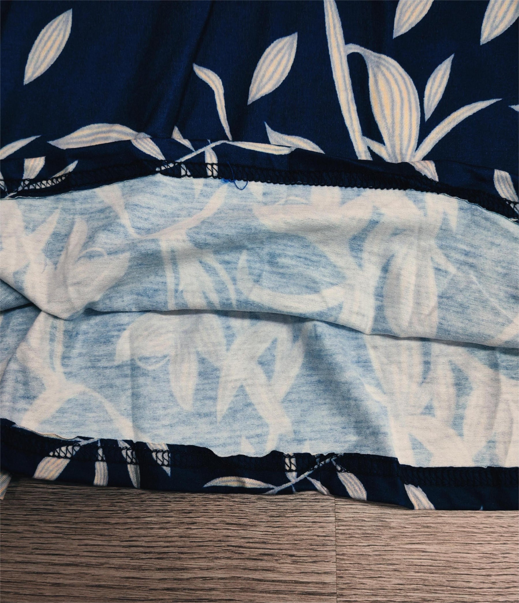 PureWear® - Marineblauwe wikkeljurk met V-hals en bloemenprint