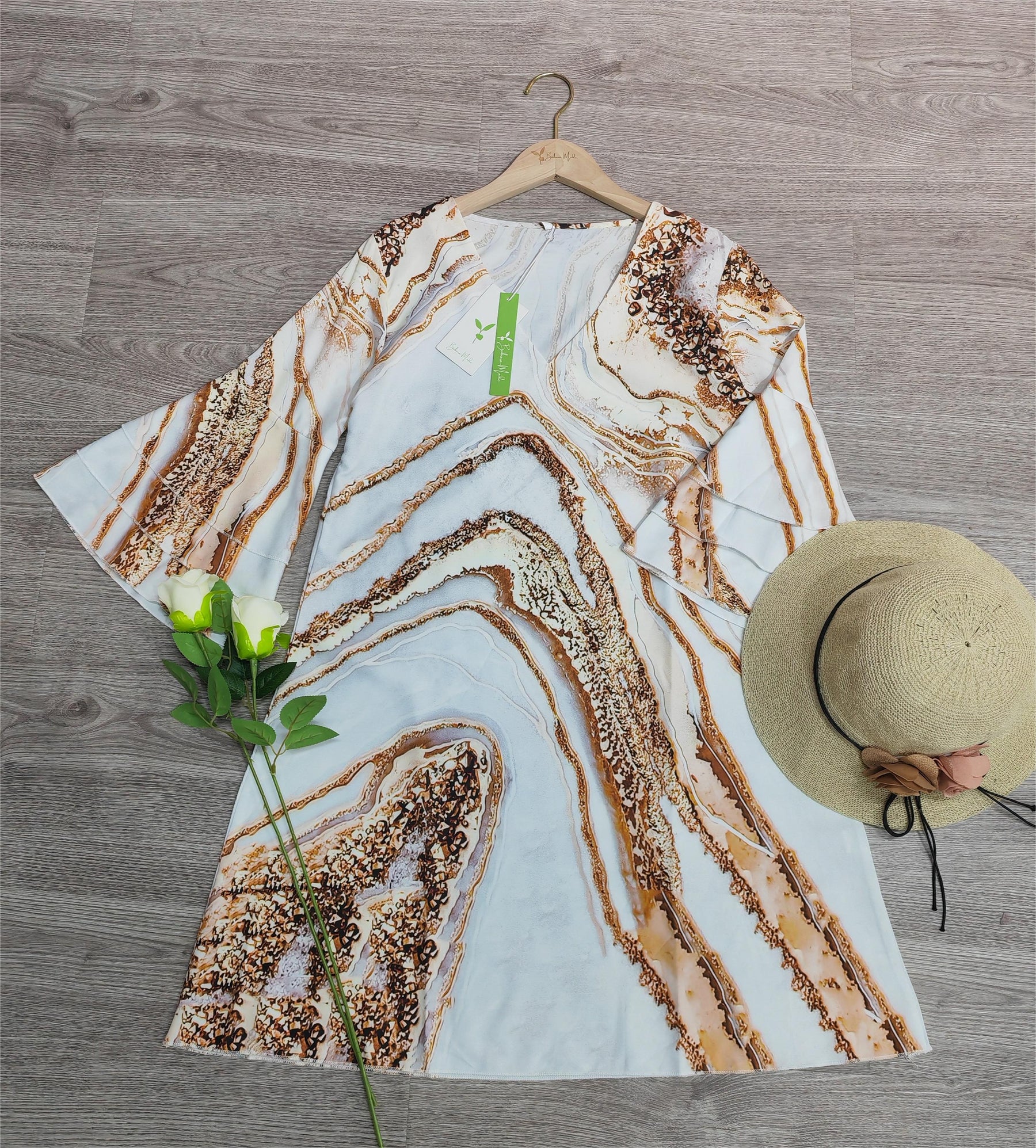 FallStil® - Strandavonden Mini-jurk met gouden marmeren print