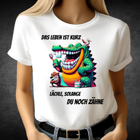 Das Leben ist kurz | Lustiges Krokodil-Shirt | Humorvolles Statement | Perfekt für kalte Tage