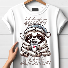 Gemütliches Faultier-Shirt | Lustiges Nacht-Schicht-Motiv | Humorvolles Winterdesign | Statement Shirt für Frauen