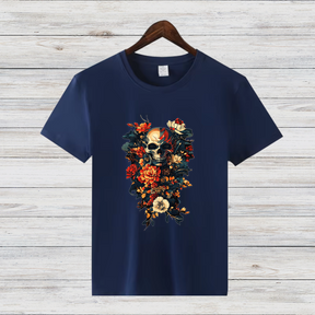 Schädel & Blumen | Gothic Kunst Shirt | Mystisches Totenkopf Design | Rockiges Statement Shirt für den Winter