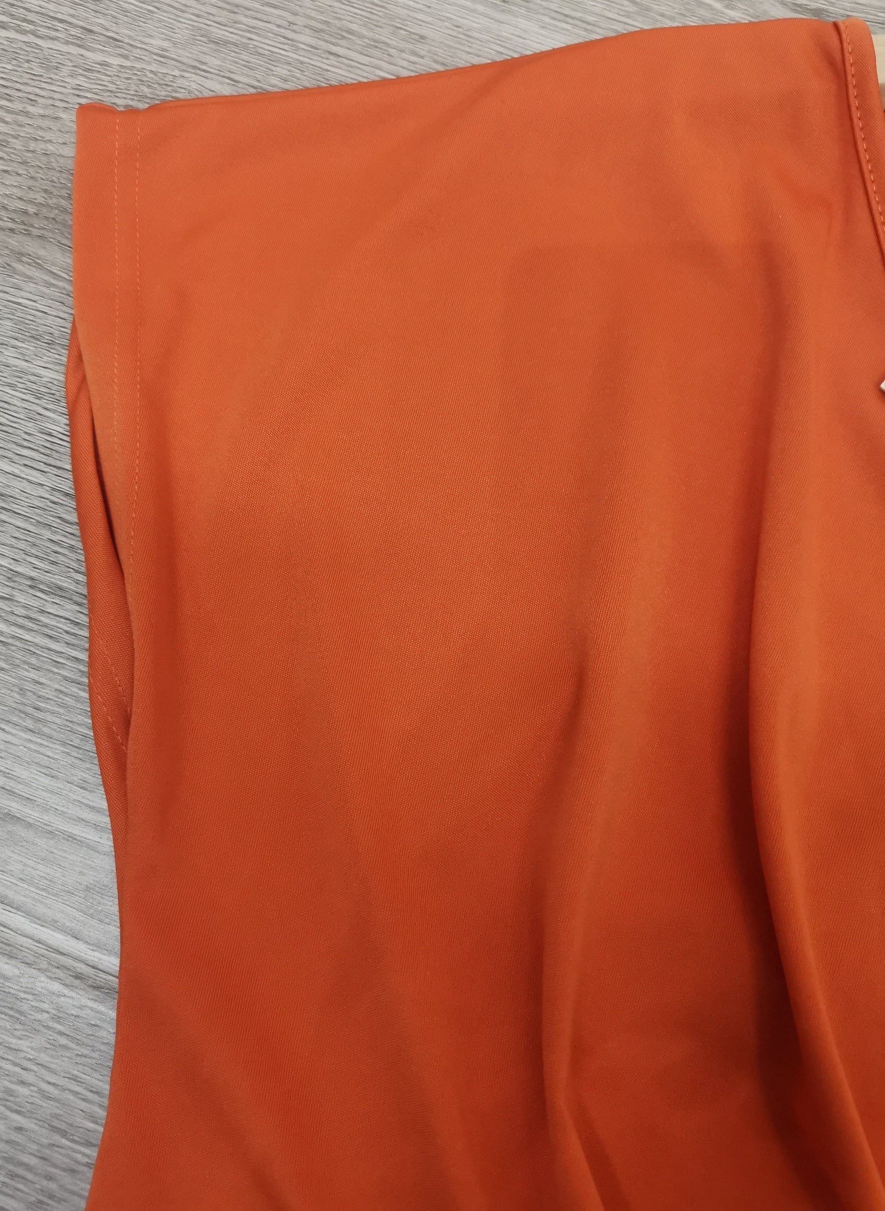 FallStil® - Oranje midi-jurk met V-hals, effen kleur