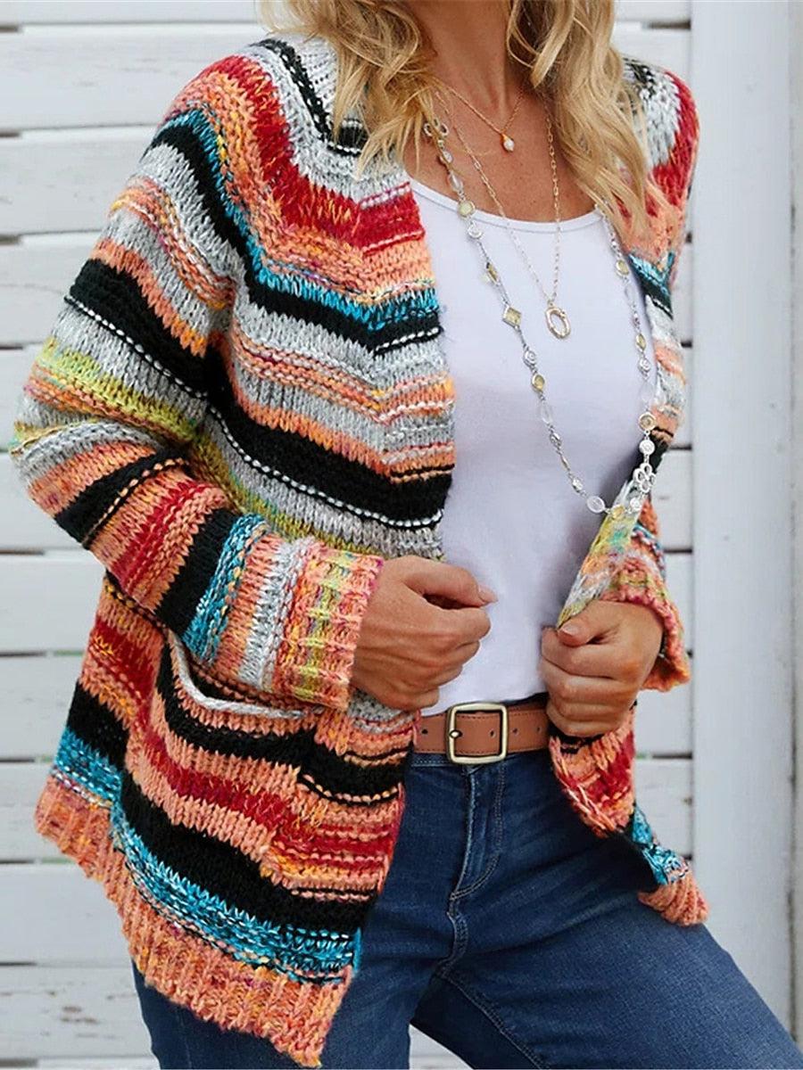 Auffällige gestreifte Strickjacke mit langen Ärmeln