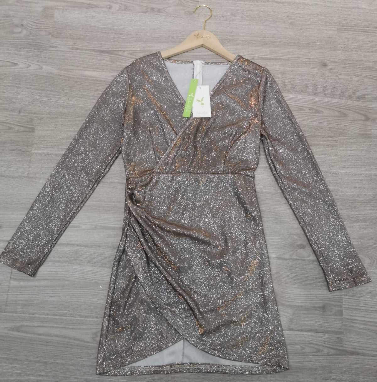 Naturlux® - Sexy goudkleurige mini-jurk met V-hals